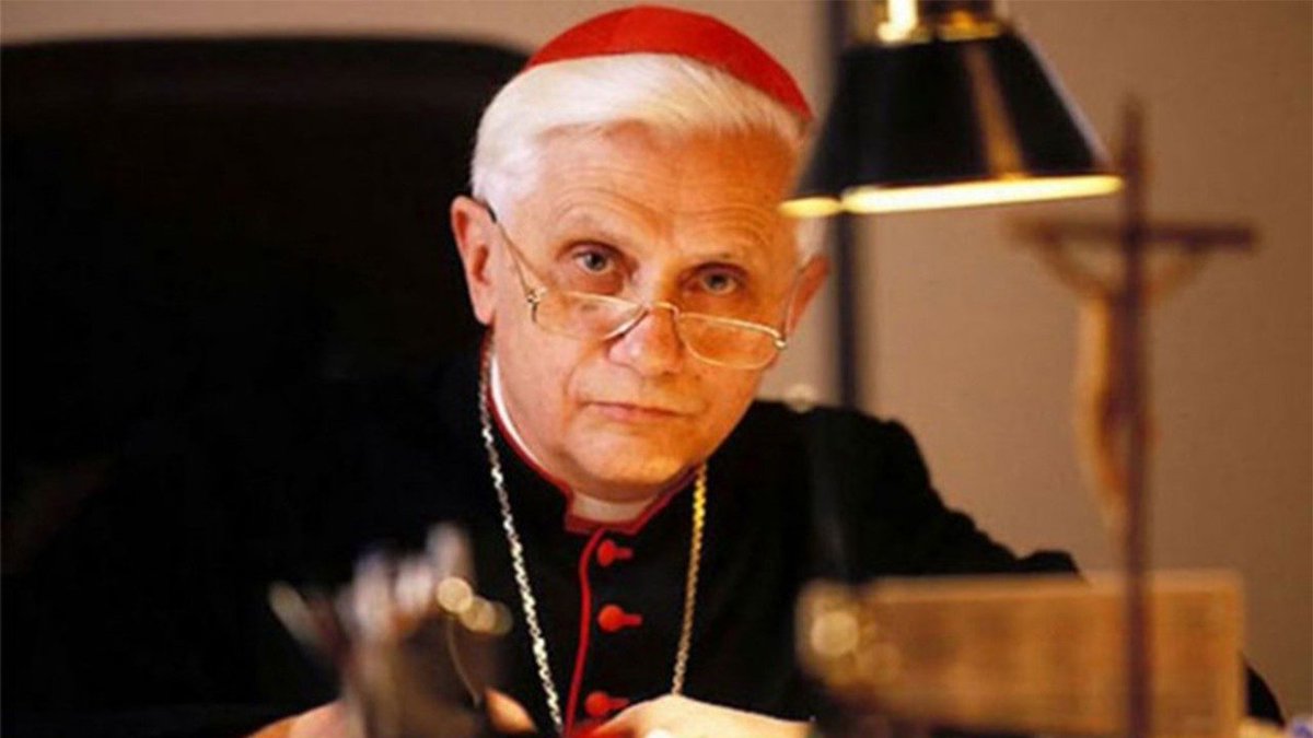 julienries13's tweet photo. Ratzinger, nessa época já papa Bento XVI, sendo barthiano malvadão:

"Somente quem reconhece a Deus conhece a realidade e pode responder a ela de maneira adequada e verdadeiramente humana. […] Mas imediatamente surge outra pergunta: Quem conhece a Deus? Como podemos conhecê-Lo?+ https://t.co/mTkBluI36s
