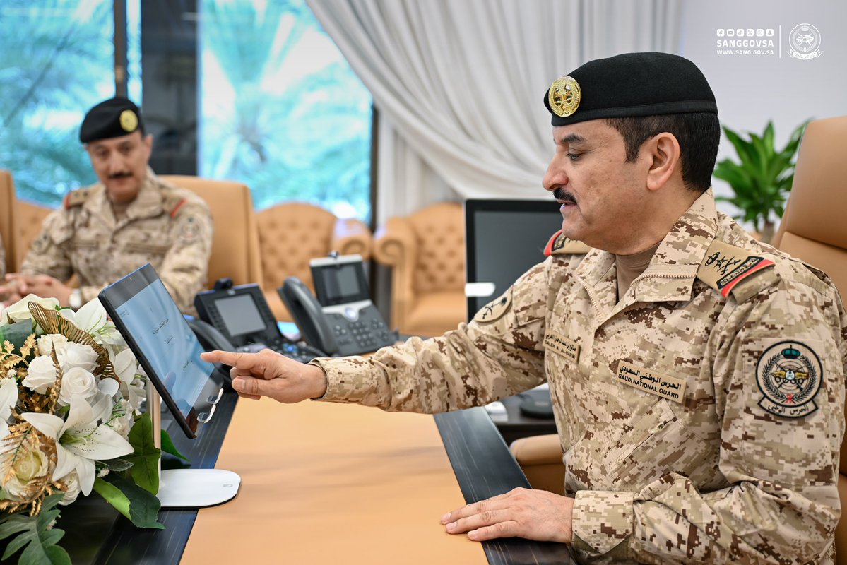 sanggovsa's tweet photo. معالي رئيس الجهاز العسكري الفريق الركن صالح الحربي، يدشّن خدمة النشرات التعليمية الرقمية ,والتي تهدف إلى توفير وسيلة رقمية آمنة لإدارة النشرات وتوزيعها، ورفع كفاءة الإنفاق وترشيد استهلاك الموارد. 

#وزارة_الحرس_الوطني https://t.co/NH8f6mk1IS