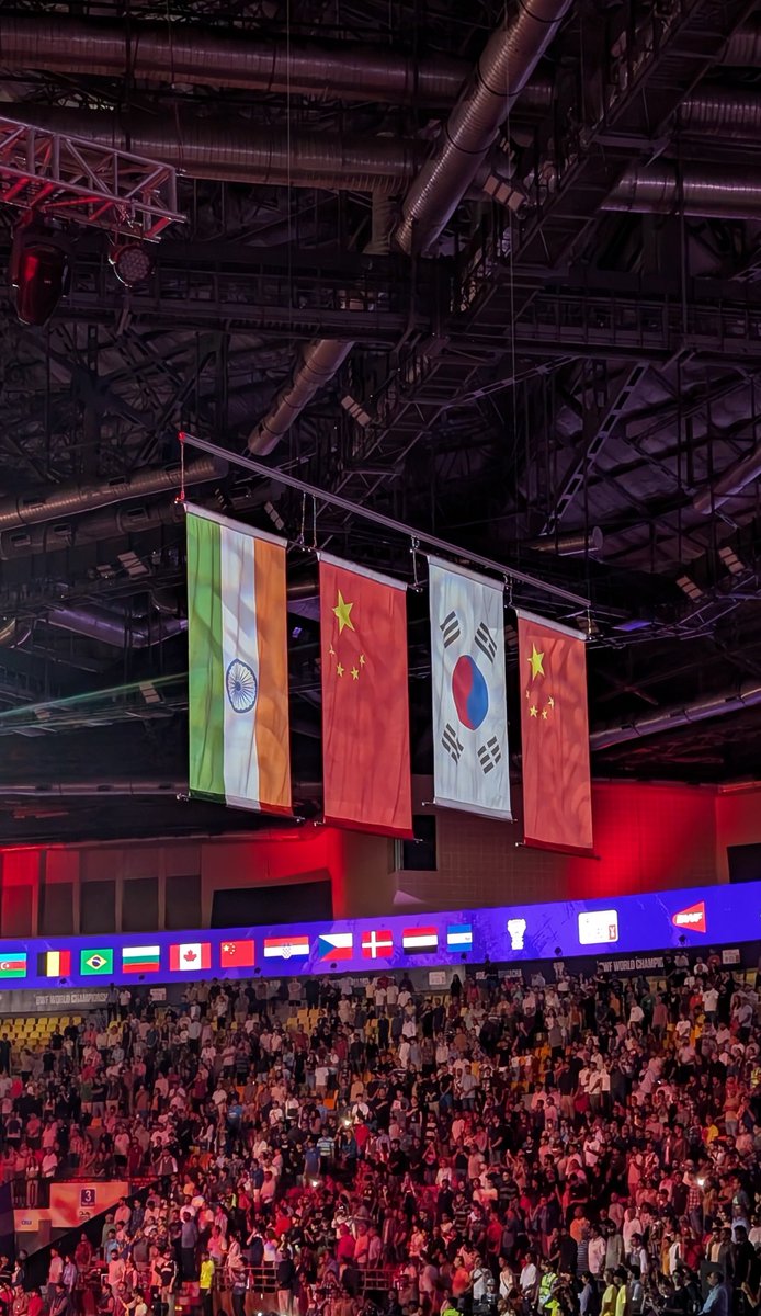 adhiraj087's tweet photo. Perhaps I am more than grateful for having such an overwhelming experience this evening. India got bronze in women's doubles at World Badminton Championship finals and here our ladies made us proud again. https://t.co/vlDNXKuG8f