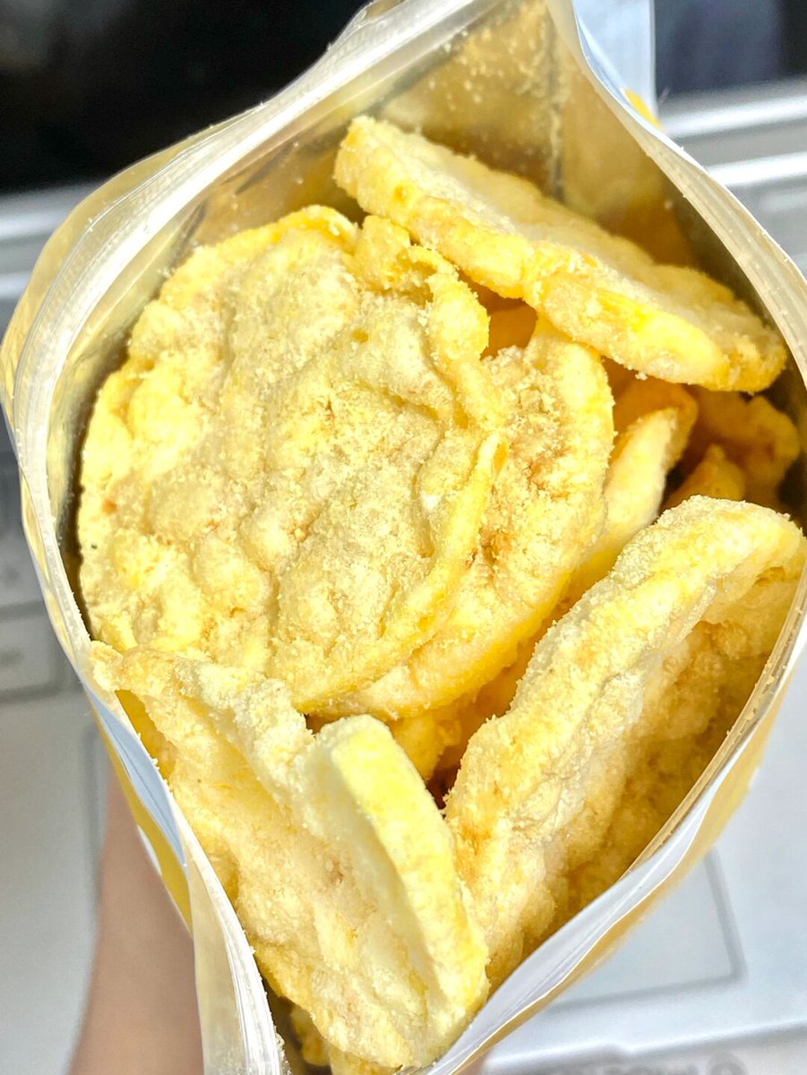safy12362's tweet photo. Snack time just got way better  Sharing these crispy matcha rice crackers with my favorite people today—crunchy, not too sweet, pure joy! Who’s had these before https://t.co/ynmhXSAYoO