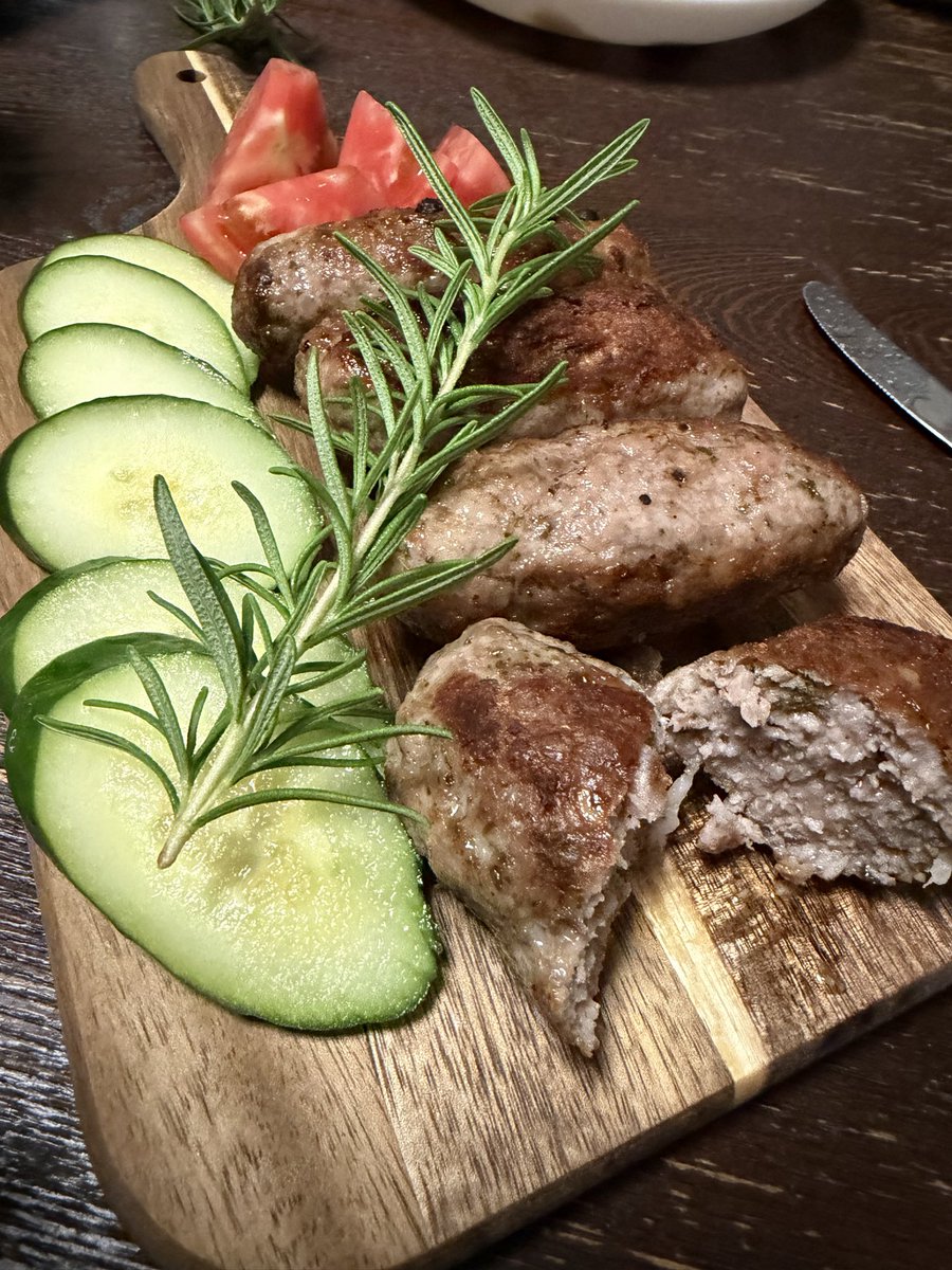 ECLIPSE22222's tweet photo. 庭のハーブと薬を使用していない豚肉さんでサルシッチャを作りました。

美味しかった～✨ https://t.co/87NkAtZgUO