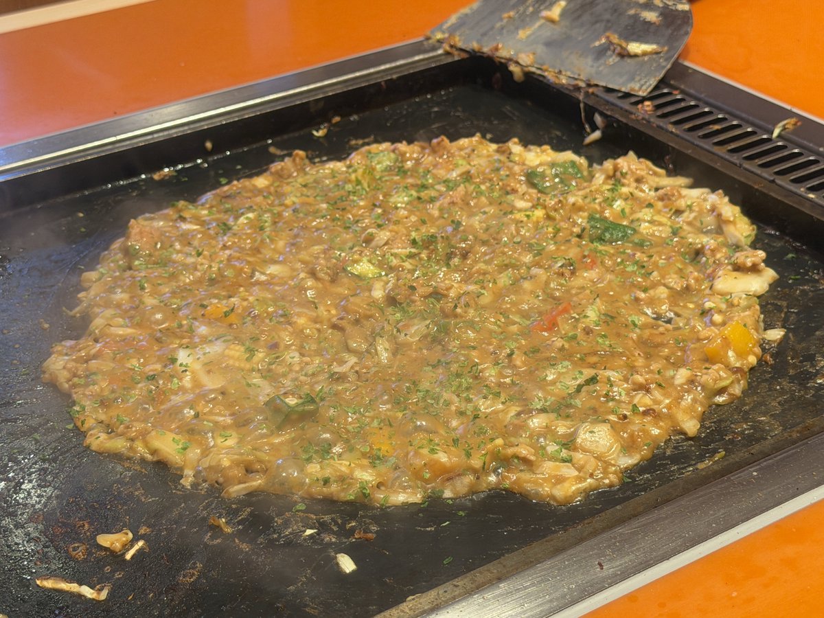 Forever26_Plus's tweet photo. 1期ニキドラが行ったという、もんじゃ焼き『たまとや』行ってきた😋
3人で行ったけど茶碗サイズ(普通盛り)で充分楽しめた😋
ニキドラアイテムは春コンで当たったメセカあったのでこれ笑(1期の2人のもあれば…💦)
#三村妃乃 #佐藤海里 https://t.co/IufefxwPqD