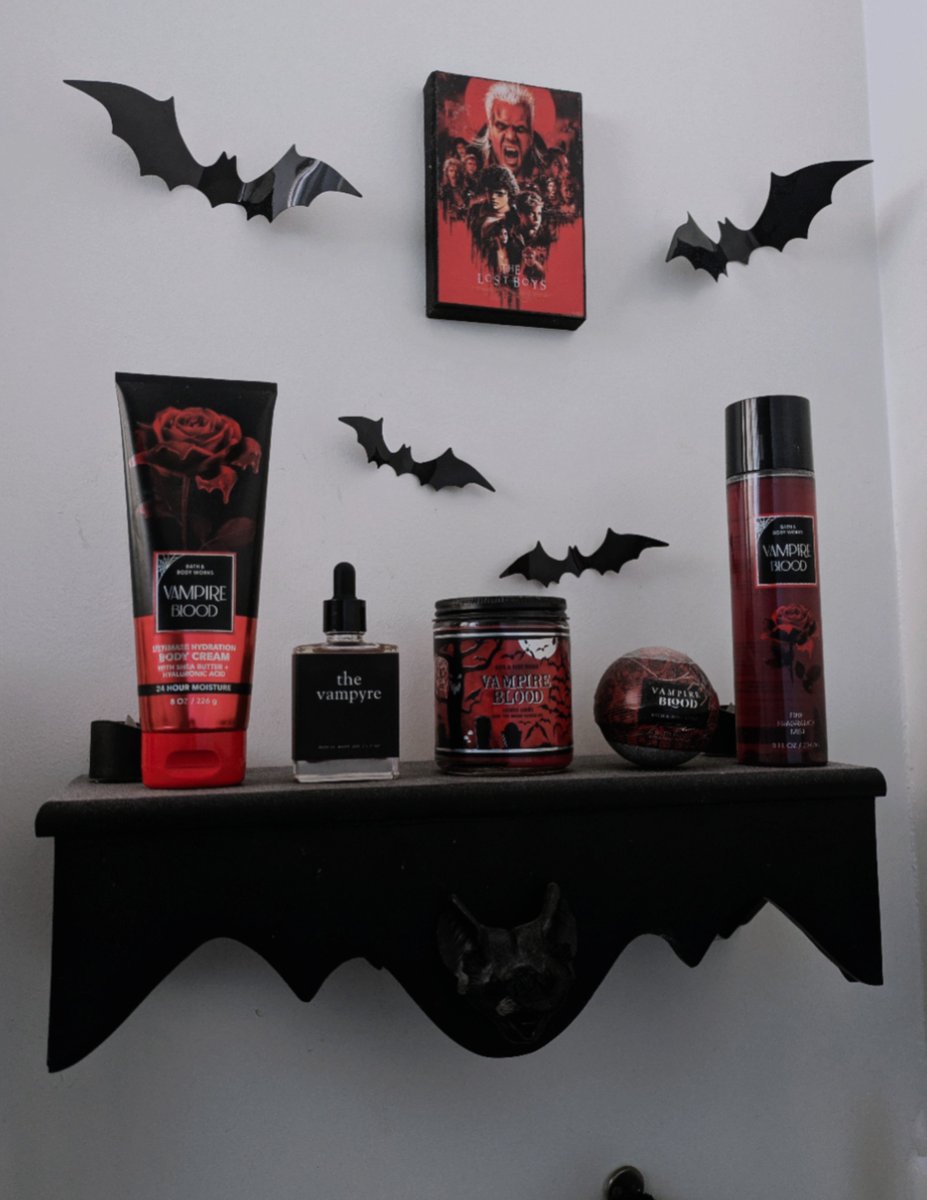vampren_'s tweet photo. my vampire bathroom essentials 🩸 https://t.co/YjnXUpEFMh