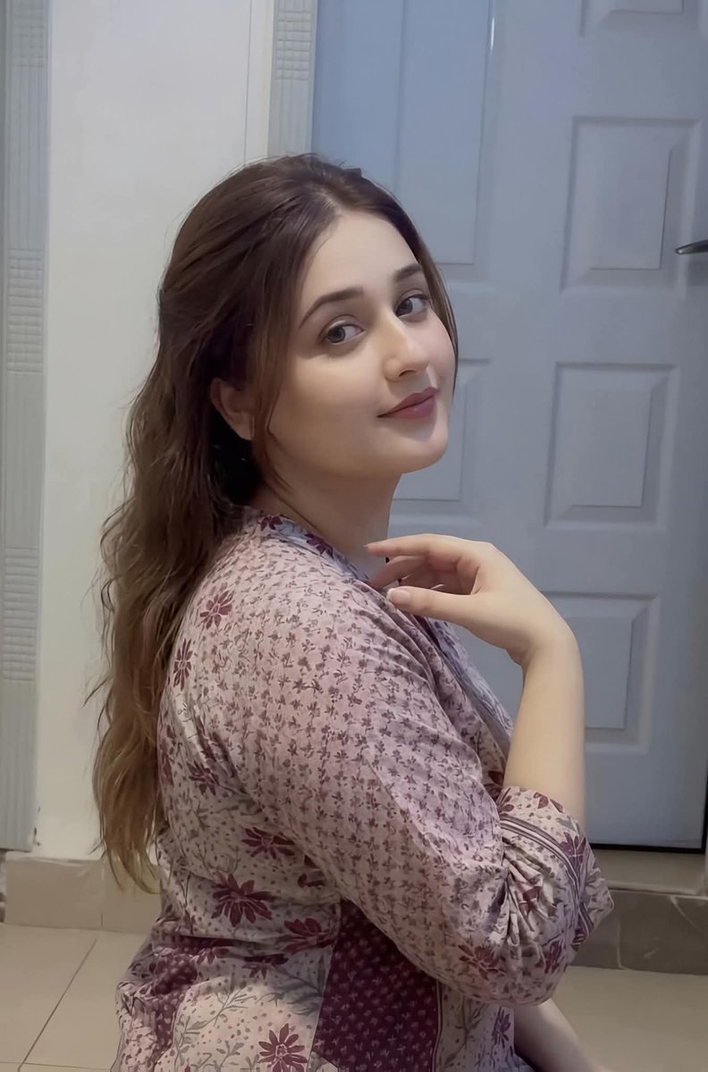 call_mee_Sadaf's tweet photo. I am single And You? https://t.co/WzSQeBSTrZ