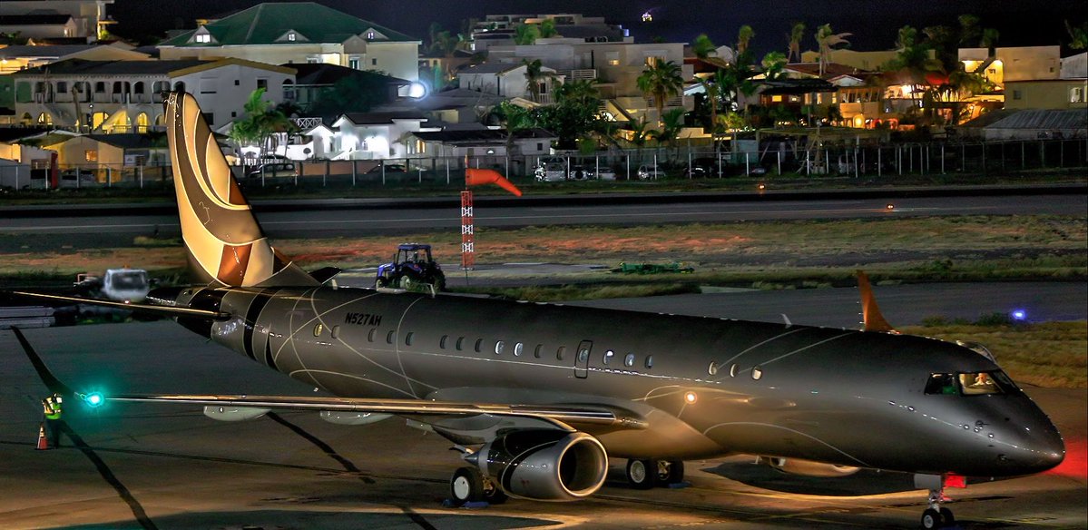 NewsPolitics's tweet photo. The first jet to get out of DCA once it reopened after the flyovers today in DC was a private Embraer Lineage 1000E, tail number N527AH, the Commerce Secretary Howard Lutnick's private jet 👇🏻 https://t.co/FblEymNhDJ