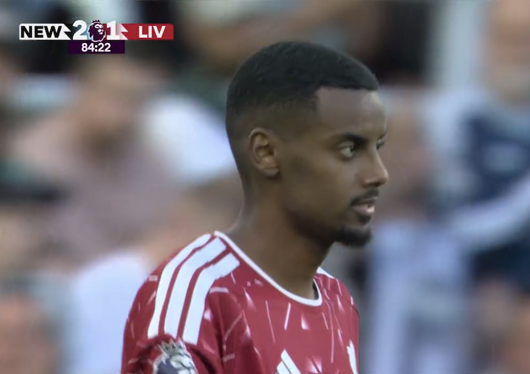 TouchlineX's tweet photo. 📸 - ALEXANDER ISAK IS ONCE AGAIN NOT DELIVERING FOR LIVERPOOL!
LIVERPOOL PAID €145M FOR HIM! 💰 https://t.co/PYw02h7PgS