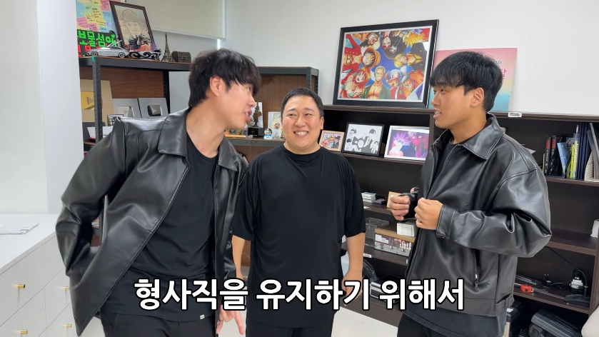 KirchOff_326's tweet photo. 정보: 강형사는 한때 부페경찰로써 형사직을 잠깐 상실한적 있다!!
(보물섬에서 가장 가벼울때라는게 함정..) https://t.co/KoeZ3xZrNy