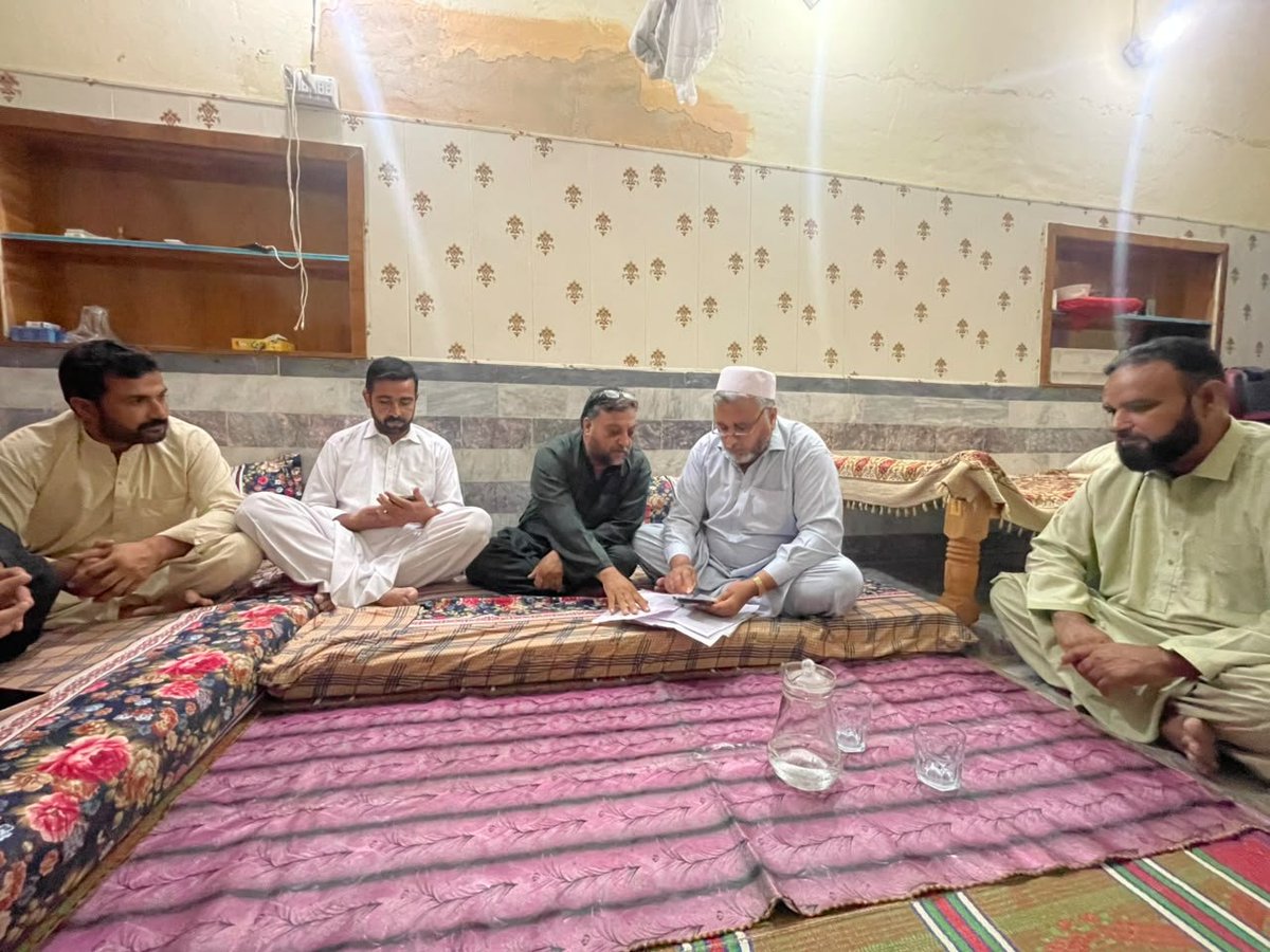 mhassan03139134's tweet photo. ماشاءاللہ! عوام راج تحریک چارسدہ کا پہلا اجلاس صدر محمد ریاض کی زیرِ صدارت ہوا۔
سید حسین قادر، میاں محمد اقبال، محمد صدیق اور فیاض احمد نے شرکت کی۔
ان شاء اللہ عوام راج تحریک کو مضبوط کرکے اقرار الحسن کے منشور و آواز کو ہر گھر تک پہنچائیں  
@iqrarulhassan 
#عوام_کی_اواز_عوام_راج https://t.co/UDF4pWm671