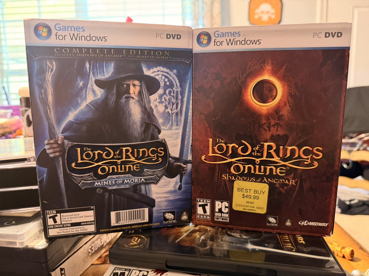 rsfreebird's tweet photo. @LOTRO
Went deal hunting today and found these in a box of boxed PC games I picked up for $20.
Mines of Moria is CIB and these posters are absolutely stunning.
I miss this era of PC Gaming.
#lordoftheringsonline #lotro https://t.co/2lZrDJbL4h