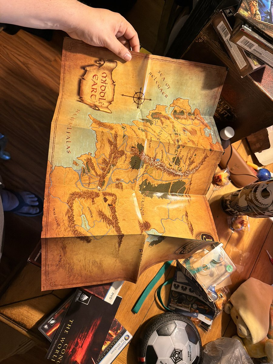 rsfreebird's tweet photo. @LOTRO
Went deal hunting today and found these in a box of boxed PC games I picked up for $20.
Mines of Moria is CIB and these posters are absolutely stunning.
I miss this era of PC Gaming.
#lordoftheringsonline #lotro https://t.co/2lZrDJbL4h