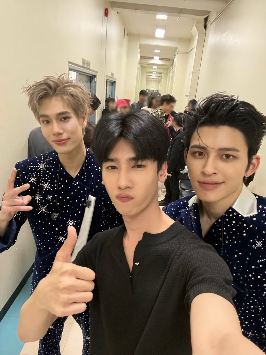 mmatasby's tweet photo. สนุกมากๆๆๆคับบ ดีใจที่ได้มาดู พี่ๆเก่งกันสุดๆ🔥😭👏🏼  #PondPhuwinConcertD3 https://t.co/WdkoQB5imk