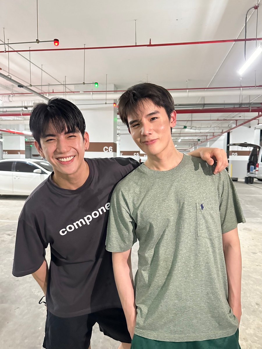 jimmyseablue's tweet photo. 💜💙 https://t.co/0pTM3Gv7cg