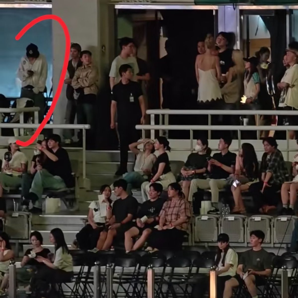 anniesHQ's tweet photo. tarzzan at bigbang’s concert

my annie seems to be getting some well-deserved rest 🫶🏻 https://t.co/ECsSUEIUtk