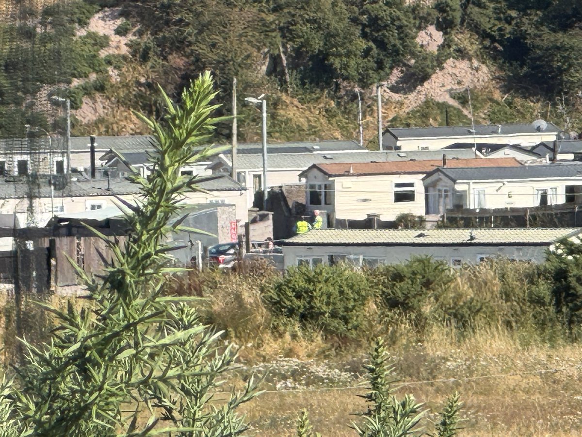 PaulByrne_1's tweet photo. Two people have been shot during a second day of violence at the Spring Lane Halting site Ballyvolane Cork. Dozens of Gardai have responded to the incident. Locals say the area needs to be made safe. 

@GardaTraffic @AmbulanceNAS https://t.co/FS6bblSTLT