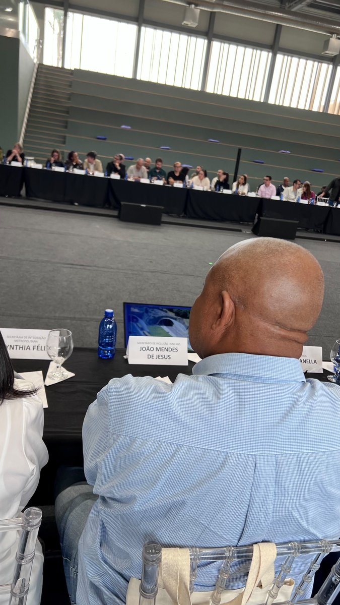 inclusaorio's tweet photo. O encontro tratou de metas, projetos, mobilidade urbana e novas diretrizes de trânsito para a região. Também foram entregues mais de 100 novos ônibus para reforçar o transporte público da Zona Oeste. https://t.co/6Hno65zL2X