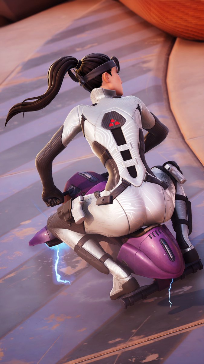 YusufSwikeer's tweet photo. Grace Crowne 🤍💜
#Fortnite #GraceCrowne 
#C7S4 #Override https://t.co/D7AwzGCNat
