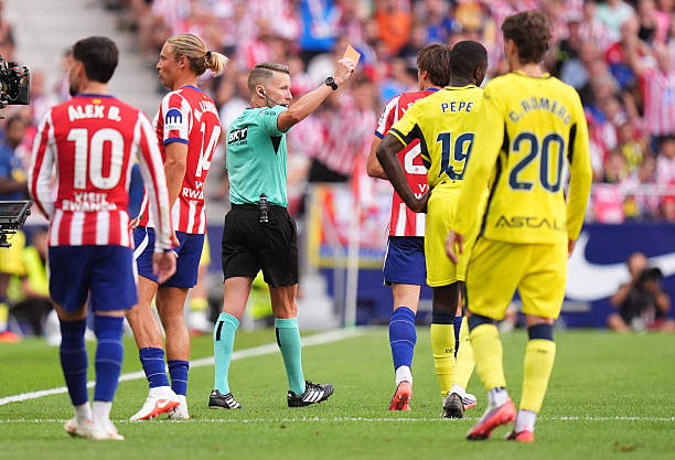 atletico_stats_'s tweet photo. 🔎 𝐄𝐒 𝐅𝐔𝐓𝐁𝐎𝐋. 𝐄𝐒 𝐋𝐀𝐋𝐈𝐆𝐀

Saldo de penaltis en LaLiga durante las últimas cinco temporadas (desde 2022/23):

🟢⏹ +34 del Real Madrid (46 a favor y 12 en contra)
🟢⏹ +12 del Barcelona (26 a favor y 14 en contra)
🔴⏹ -1 del Atlético (18 a favor y 19 en contra) https://t.co/gLRHeJH32m