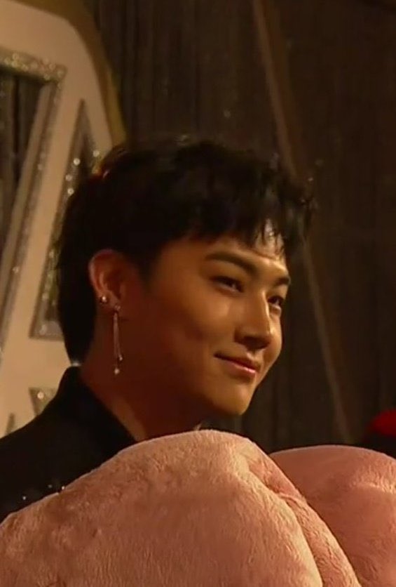 jbakgae's tweet photo. NO YES FUCK IT I AM IN LOVE WITH JAEBEOM AND HE IS IN LOVE WITH ME AND DON'T YOU FUCKING GIVE ME THAT LOOK VIVAMOON BECAUSE I DIDN'T FUCK YOUR BF YOU 2 WERE BROKEN UP FOR 3 WEEKS AND 3 DAYS BEFORE WE EVEN HAD SEX SO I DIDN'T BETRAY YOU PLUS YOU GUYS ARE TERRIBLE FOR EACH OTHER AN https://t.co/CEFAH0k7Kj