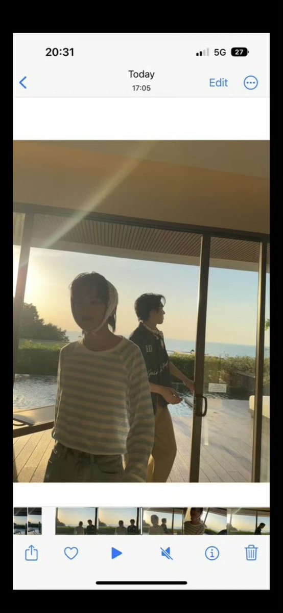 jinhingh9cq's tweet photo. รูปสองรูปนี้ทั้งคู่เป็นภาพหน้าจอจากโทรศัพท์ของเซฟที่เขาโพสต์ออกมา😝
＃auausave 
@Auautnp @savewrg 🦋🐱 https://t.co/hdMtkds4Er