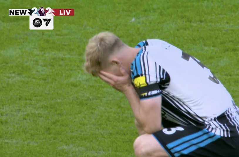 TouchlineX's tweet photo. 📸 - LEWIS HALL IS CRYING AFTER THE FT WHISTLE! https://t.co/0gyqL74Lj2