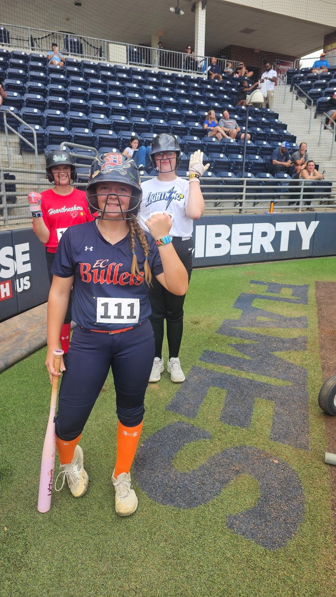 playerscardsai's tweet photo. Campers at the @LibertySB sporting their players cards wristband 😍🤩 https://t.co/Jf6CHBEQa5 https://t.co/A0hl9hacCQ