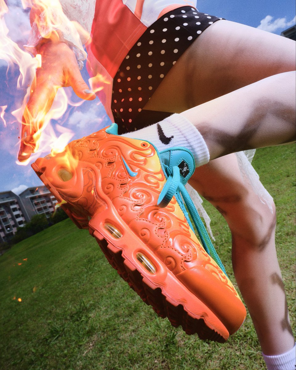ModernNotoriety's tweet photo. One Piece x Nike collection unveiled 🍊🍇🍓 https://t.co/smzYxOSF09