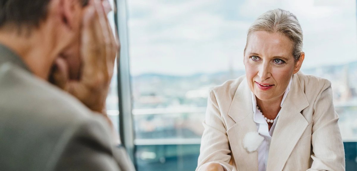 mainstreamwatch's tweet photo. Weidel "beleidigt" laut „Welt“ Regierungspolitiker im ZDF-Sommerinterview als "Flachzangen"!
Okay, das nächste Mal dann als "Ratten", "Schmeißfliegen", "Blinddärme", "Schädlinge" oder "Faulenzer".
So dann politisch korrekt?
https://t.co/CvTCHT6Lqy https://t.co/GgdTUSrx2g