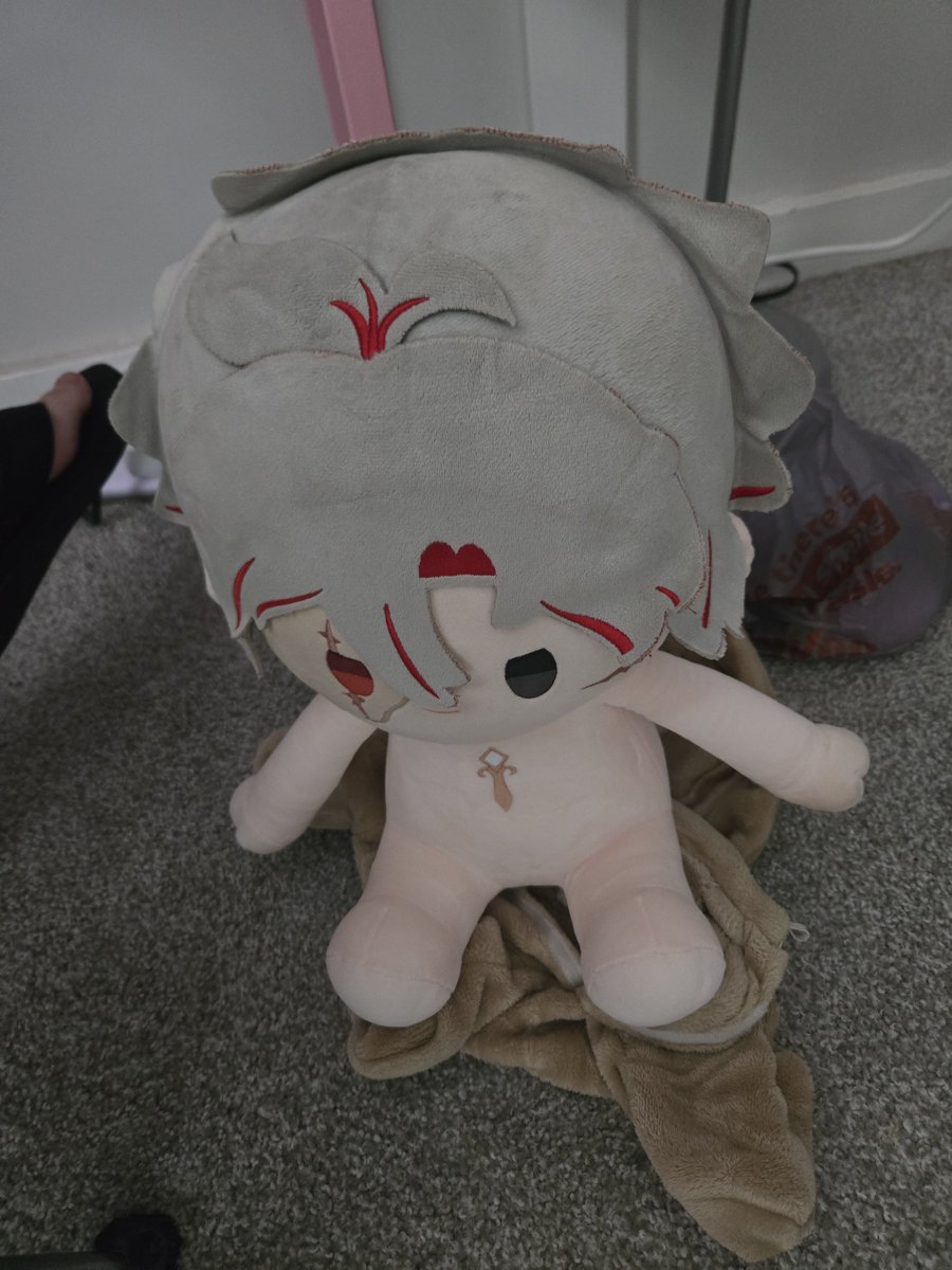 ScarApologist's tweet photo. MY BOY IS HEREEEE!!!! EEEEEE!!!!!! https://t.co/X5XqqIwXcl