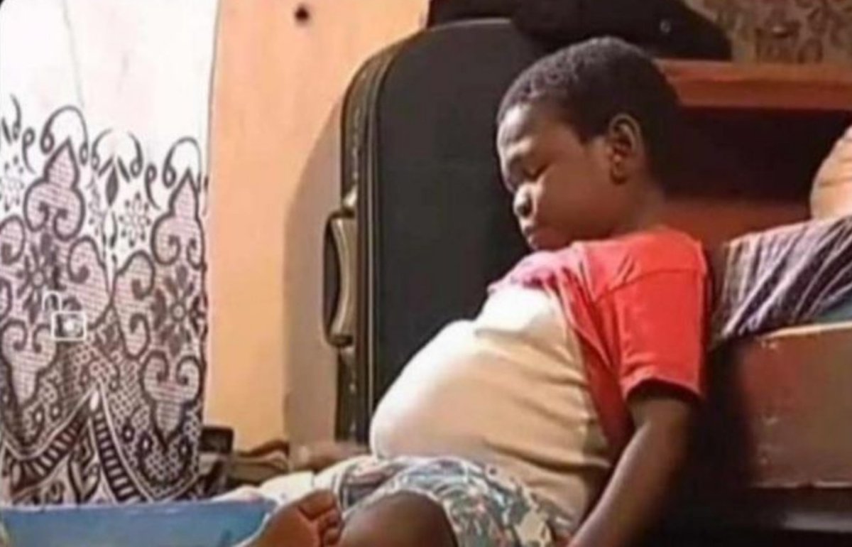 brightnessgraph's tweet photo. If no be food way my ex bring for me
watin I for chop  today 😩🤲

Na who no dey hungry dey fear poison
😂💔........ https://t.co/AdzLYxTz67