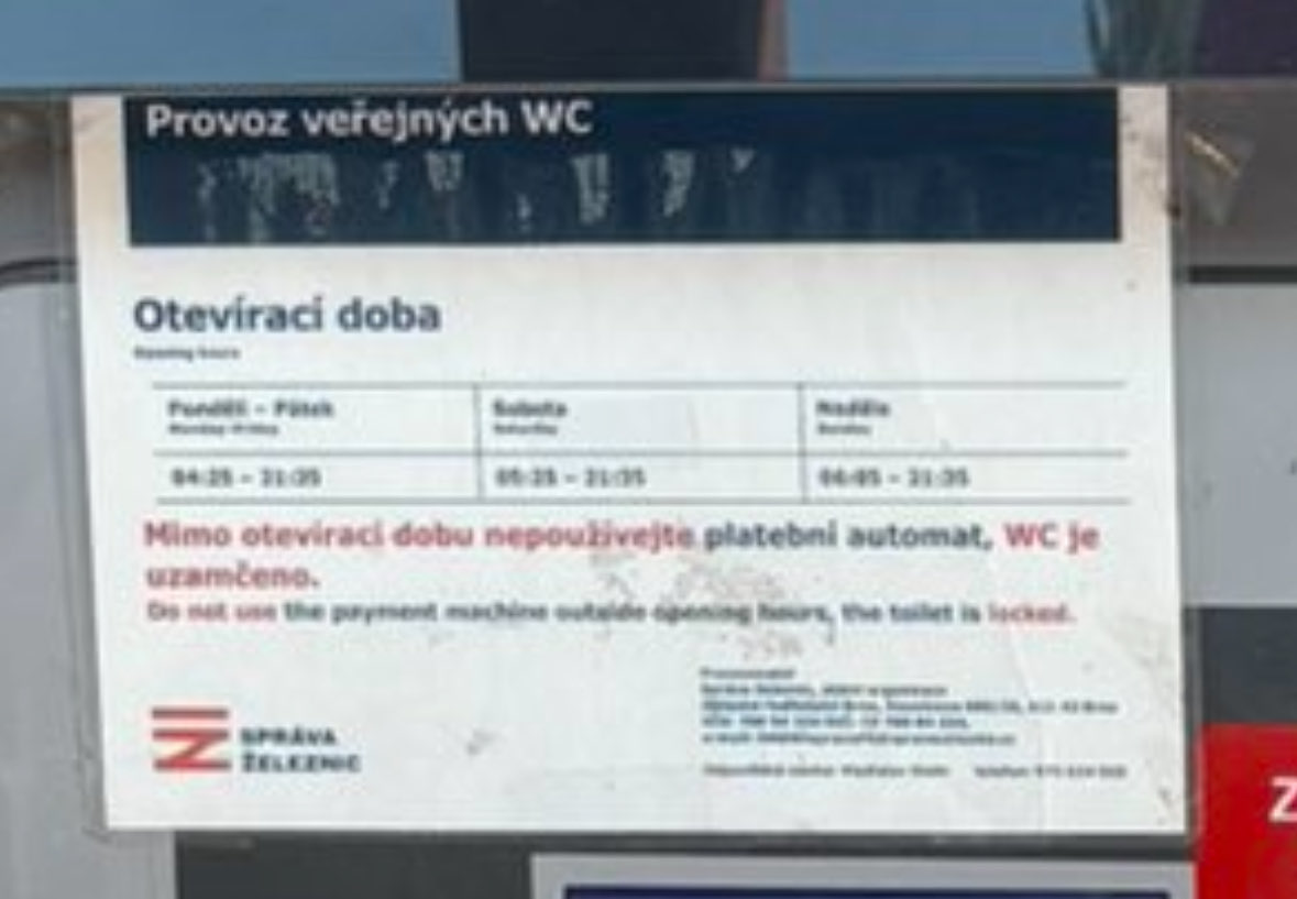 Linhart5Petr's tweet photo. @Vlakuska544 @nepovim_o @Josef_Pilcik Má to dokonce i na té své fotce, ale asi nebyl dobrý v Logo Quizu :( 
(ČD ≠ SŽ) https://t.co/nLEFL8s667