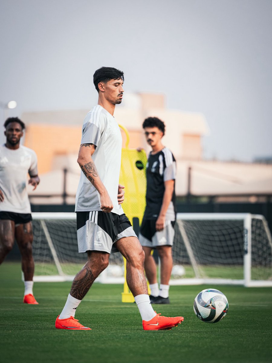T_Reijnders's tweet photo. Ready for tomorrow 🔴🟡 https://t.co/xtoyo0K9zR