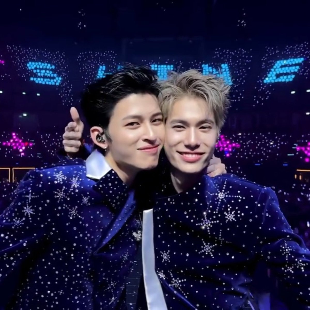 imyourhikun's tweet photo. จุ่มแก้มแบบอฟช 😭😭😭😭😭😭😭😭😭 https://t.co/iNKoB2zWXd