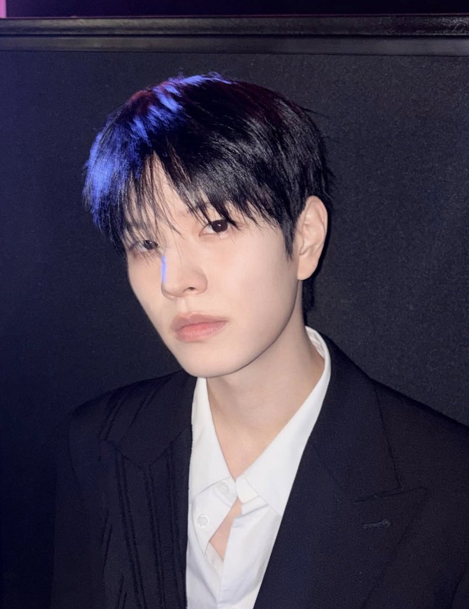 seungrangverse's tweet photo. 승민님 이번 인스타게시물 ㄹㅇ 얼굴로 꽉꽉채운거ㅆ 오늘얼굴 얼마나 맘에 든건지 감도안잡힘 https://t.co/koVBKJthJk