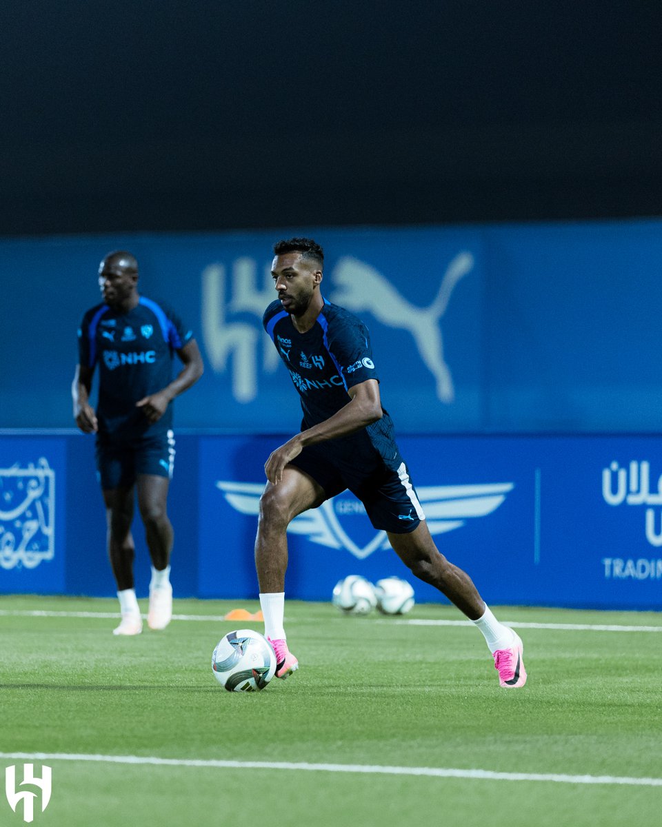 Alhilal_FC's tweet photo. نعاود تحضيراتنا 🔙⚽️ https://t.co/2nbQQNi76W