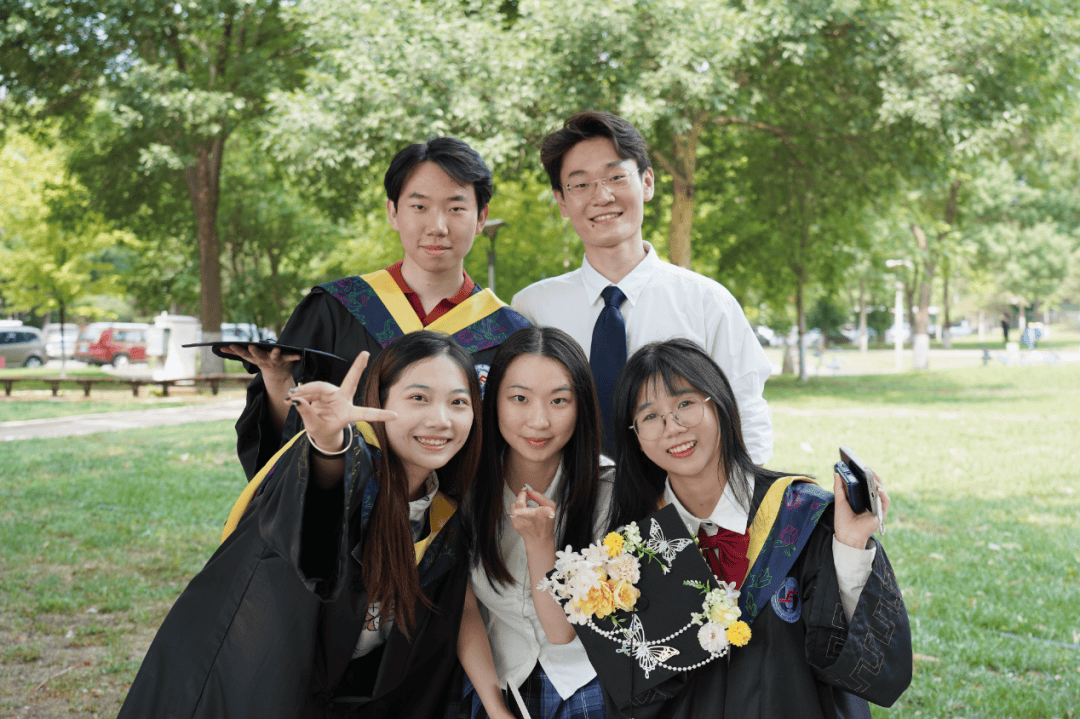 kassetka's tweet photo. Graduation check: cap’s on, diploma in hand, and a whole lot of “see you later” vibes. This chapter’s a wrap—on to the messy, wonderful next one. https://t.co/cgLcHaHrvl
