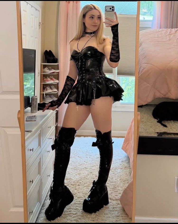 otter__01's tweet photo. Your favorite trans girl🩶🫥 https://t.co/E6qqRMaGcu