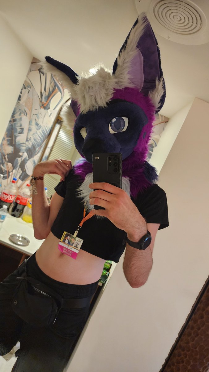 rel1cfox's tweet photo. New suit whos this https://t.co/pYSTJUjEcw