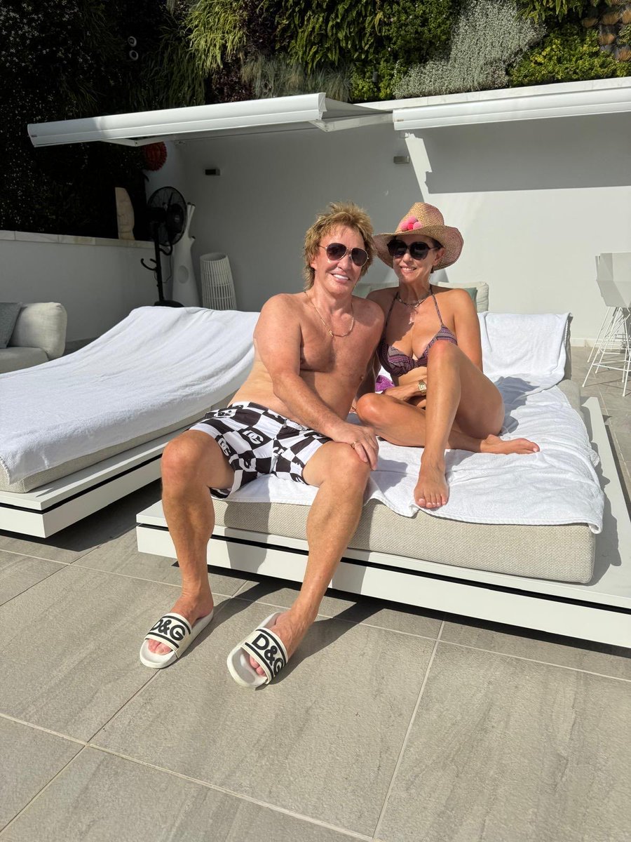CharlieM_OBE's tweet photo. Weather is perfect in Marbella 😍 and having a nice cool drink at Sinatra’s bar @ Puerto Banus 🥰 https://t.co/Ic9Tsct44e