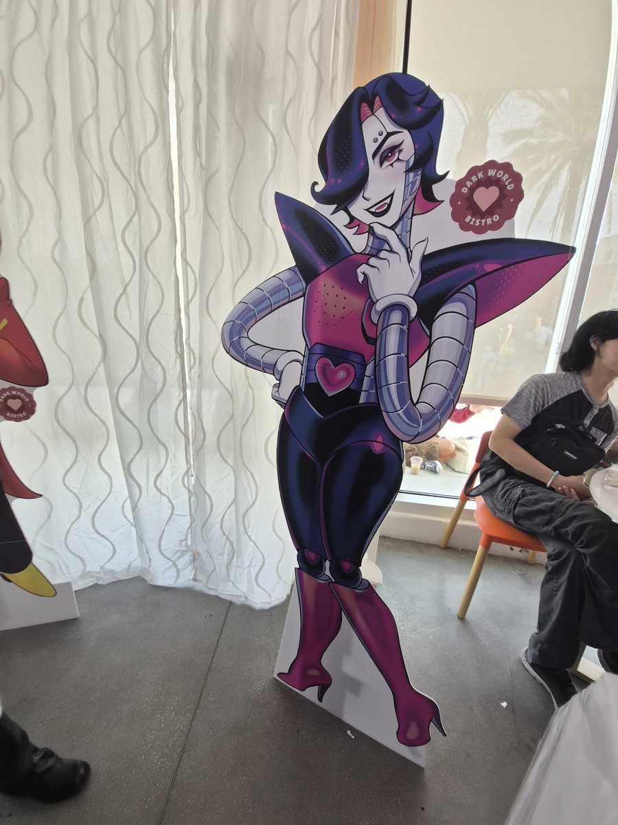Sillysourishere's tweet photo. Went 2 a deltarune cafe yesterday... omgah... https://t.co/oeimNdQEoE