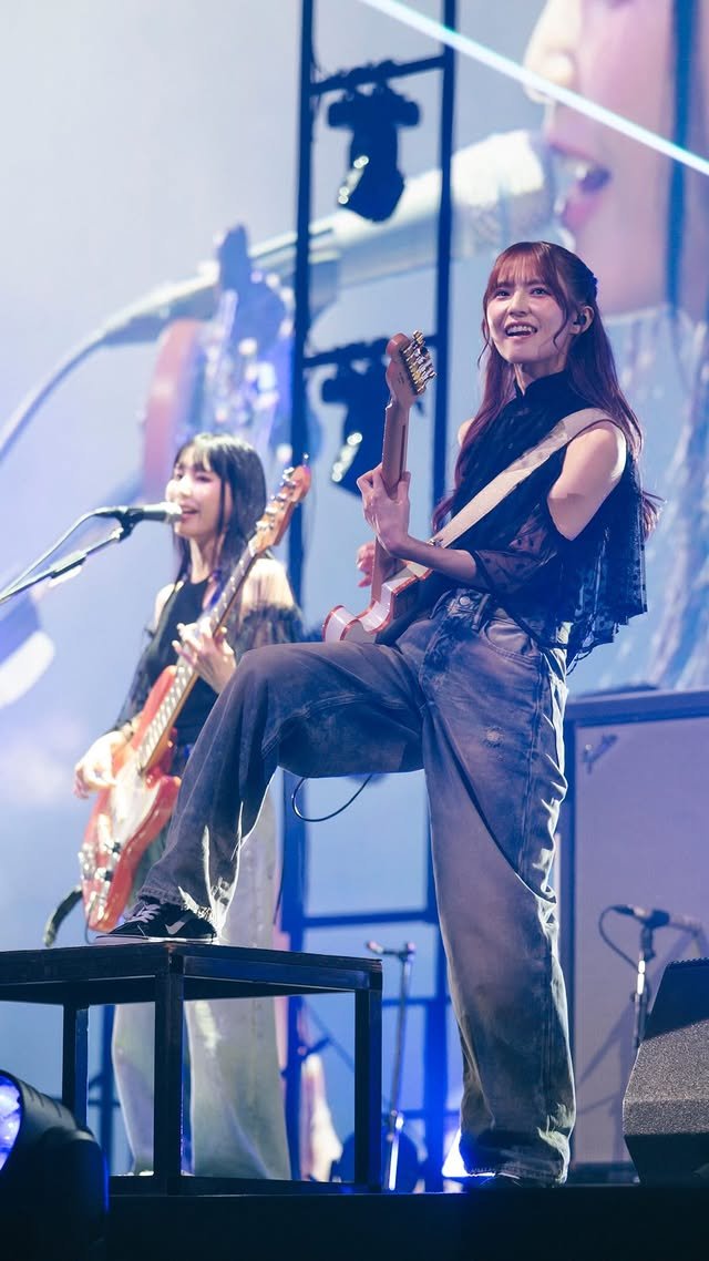 JCarpincho316's tweet photo. Lo LINDA que estaba esta mujer en este concierto.
#SCANDAL
#HARUNA https://t.co/YOGHmDaYR1