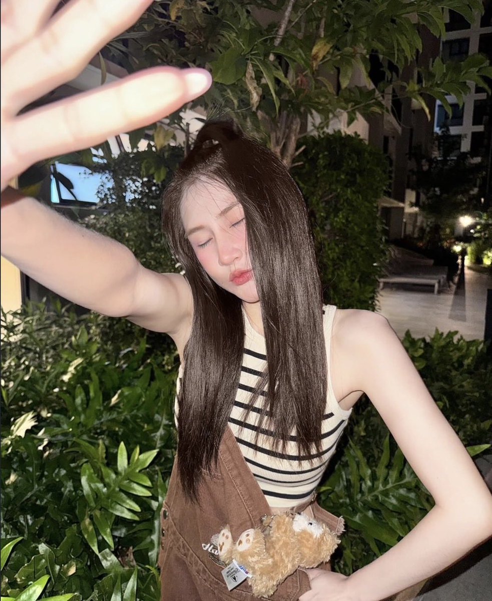 hicksdoris0523's tweet photo. 💄"ตอนแรกก็ไม่เชื่อ จนกระทั่งลองใช้เอง... ไอเทมลับที่บิวตี้บล็อกเกอร์เกาหลีโหวตให้เป็นอันดับ 1!" 🦋 ครีมกันแดดเนื้อซูเฟล่ บางเบา คุมมันนาน 🌤️

🆔 mee..2001
 #รับงานอยุธยา #เมืองอยุธยา #นครหลวง บางปะอิน https://t.co/6K2reE4vi5