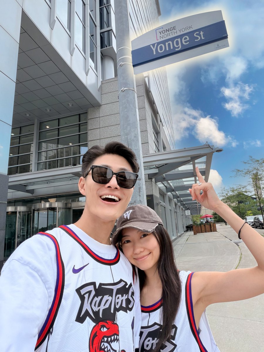 terry__he's tweet photo. “I’LL MEET YOU BACK ON YONGE STREET” 😭🤘🎵🇨🇦
it’s not every day a top k-pop star writes you a song / wedding gift / ode to our childhood 🥹💛
S-Tier songwriting @day6official!!🫡👏 excellent use of inside jokes/references 💯 thank you, brother (maglev roman 4 lyf 🚅) https://t.co/tuOXBLjo4A