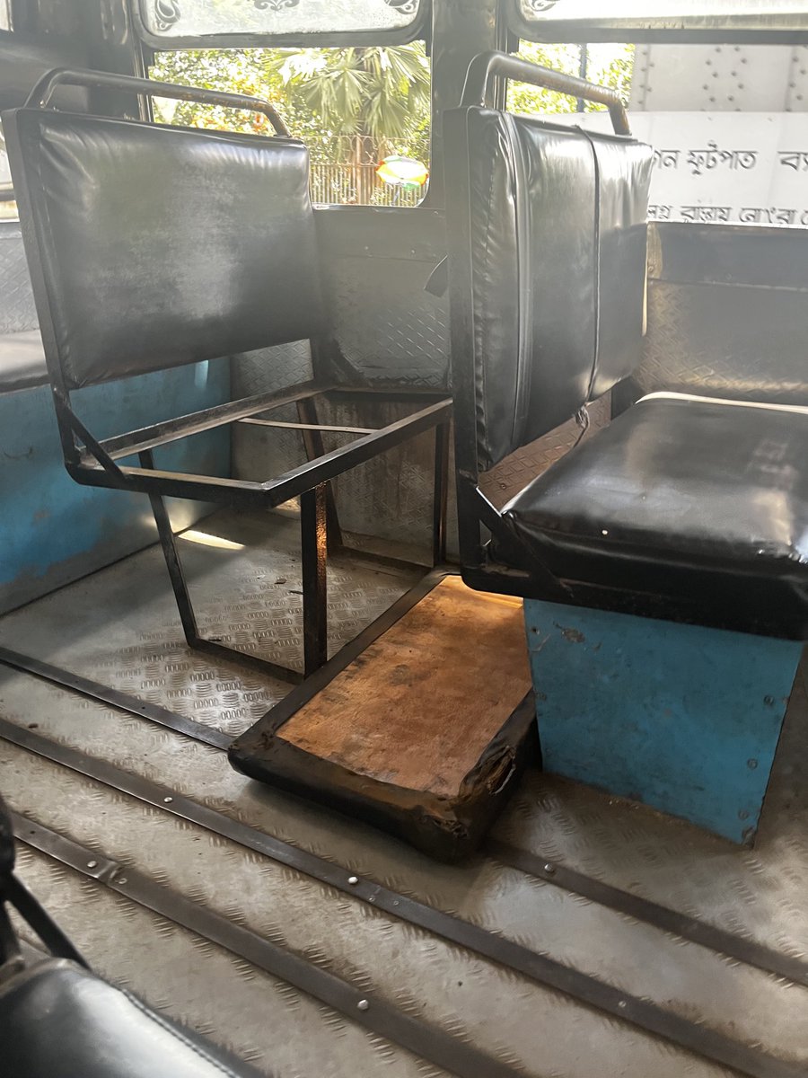 Tweet2Raakeeesh's tweet photo. @KPTrafficDept this morning i have almost gone to heaven. Boarded this from Behala and experienced suffering from the beginning. Pls check traffic cameras between mayo road and strand road. Reckless driving, high speed and no sense of safety. Want strict action. @ArjunsinghWB https://t.co/2qhmobQrCo