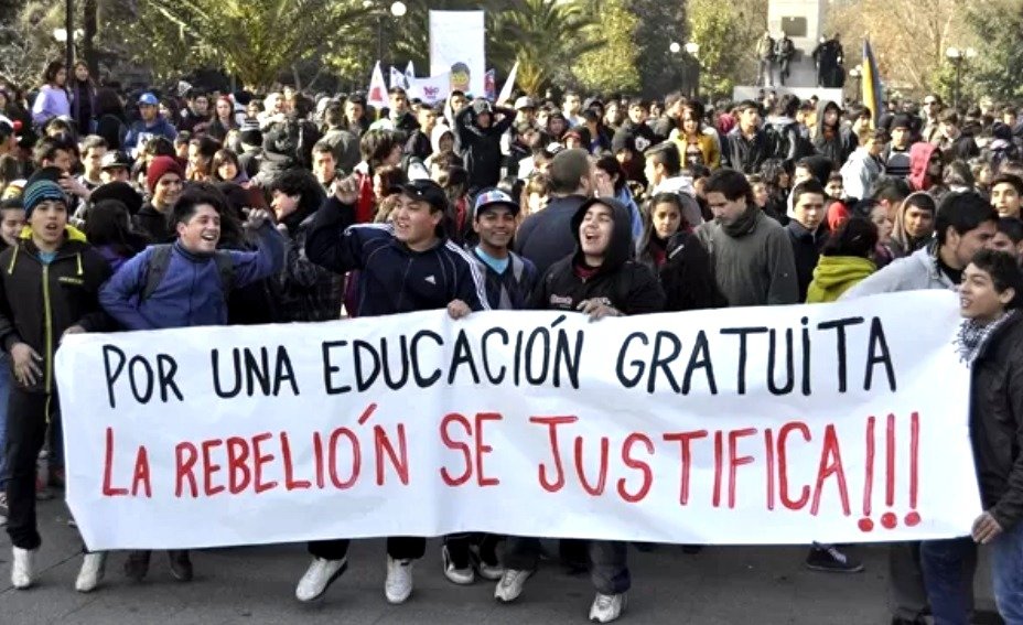 GAMBA_CL's tweet photo. La generación más tonta de la historia: 60% de los secundarios no alcanza el nivel mínimo de aprendizaje https://t.co/VLbcy33Ifi https://t.co/7QhcGISWsy