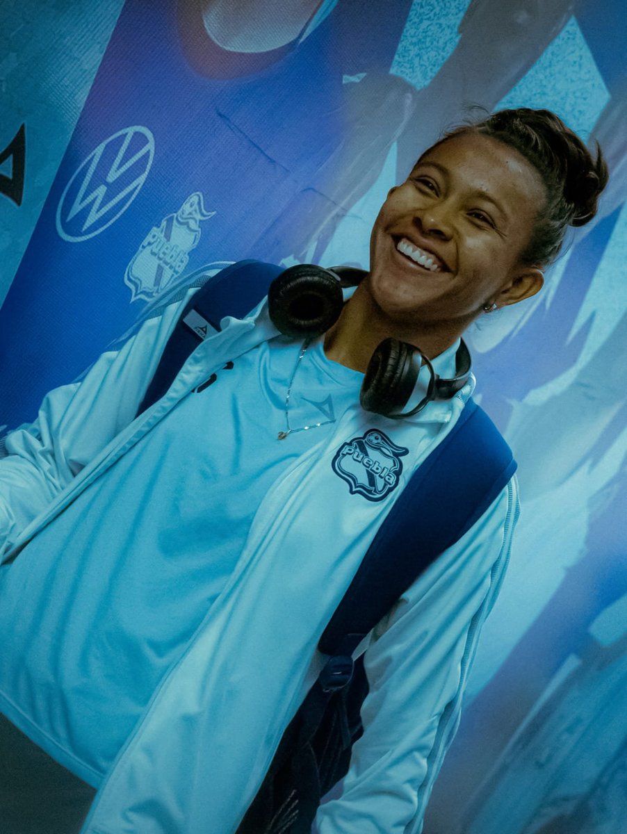 Laselecta__'s tweet photo. 🇸🇻😃🏟️📍 ¡La sonrisa de Abigail Martínez a su llegada al Estadio Cuauhtémoc!

✅ La salvadoreña será titular hoy con @ClubPueblaFem por primera vez ante el @AtletiDeSLPFem de Elaily. Abi debutó con Puebla, el pasado fin de semana, ante el @AmericaFemenil (5-1).

📸: Club Puebla. https://t.co/O1JPZRktbj
