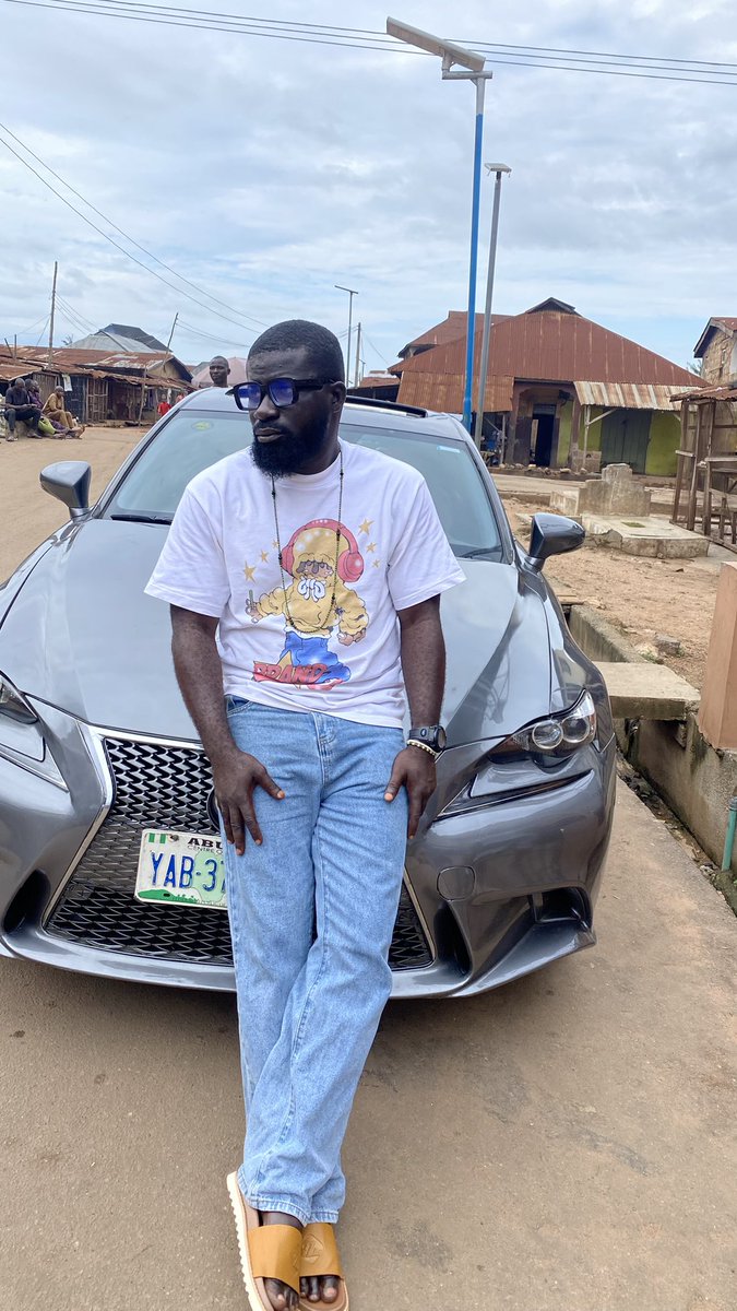 kingrichwise's tweet photo. Life is about your ideology, optimism, and focus. Your belief in yourself must be stronger than your need for others to believe in you. Believe in yourself first, stay focused, remain optimistic, and keep moving forward. #followers #trendpost #oyekuBaturupon https://t.co/wWfDzUPgto