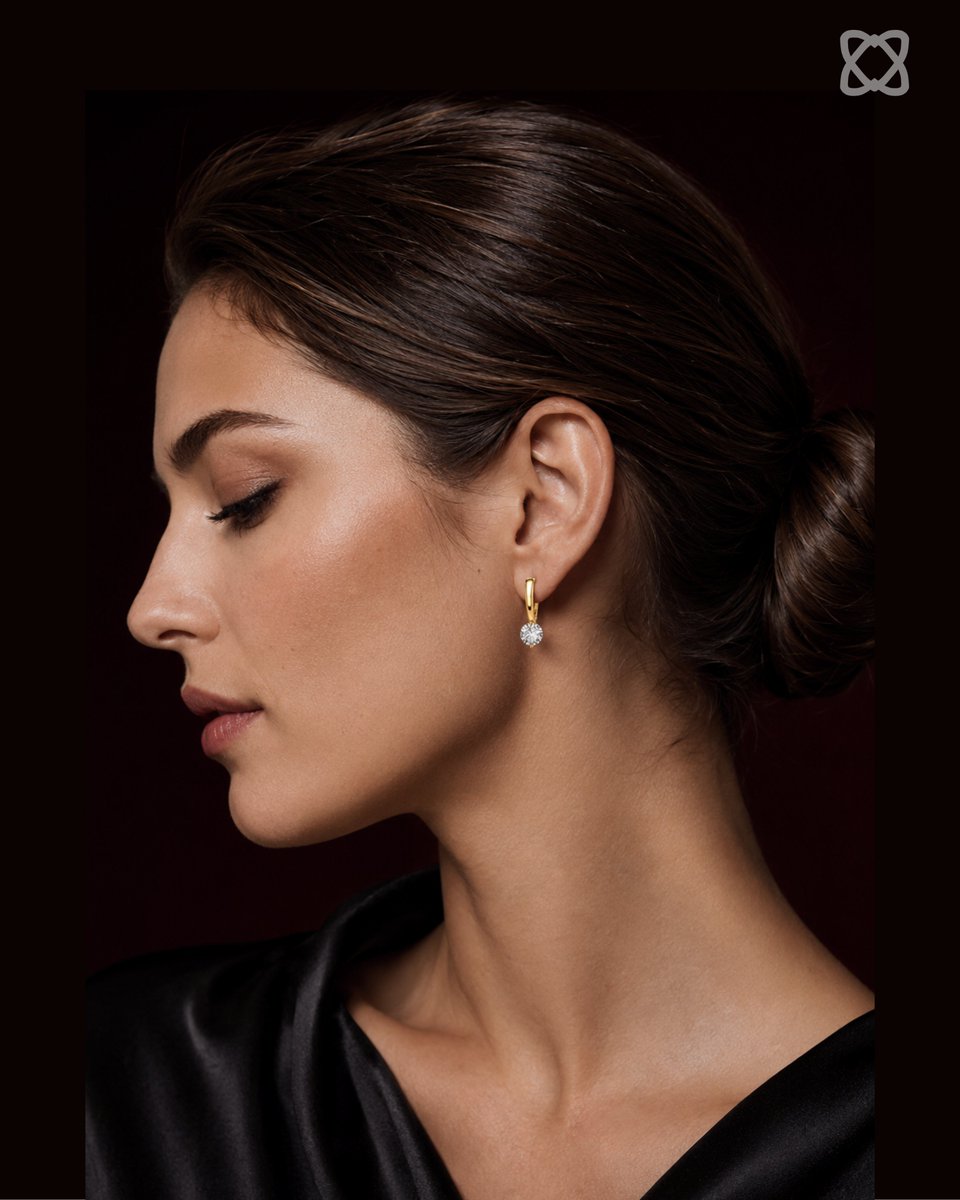 CielaJewellery's tweet photo. Lumen Huggie Earrings.

A clean silhouette, finished with exceptional brilliance.

Each earring is set with an approximately 0.50ct round brilliant lab-grown diamond — 1.00ct total, selected in D colour and VVS2 clarity.

Crafted in your choice of PT950 platinum or 18ct yellow gold, with IGI certification and UK hallmarking.

Designed to bring just the right amount of light to every day.

Discover Lumen at https://t.co/bHWGMtZPWK

#CIELAJewellery #LumenEarrings #DiamondEarrings #LabGrownDiamonds #FineJewellery #PlatinumJewellery #18KGold #EverydayDiamonds
