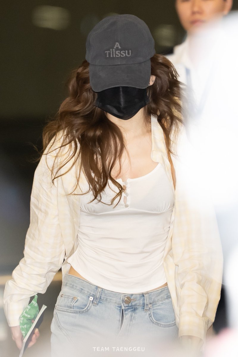TeamTaenggeu's tweet photo. 260823 HKG 🛫
수고했어요🫶🏻

#TAEYEON #태연
#GirlsGeneration #소녀시대
#TIMA #TIMA2026 https://t.co/p3zzUbcmHv