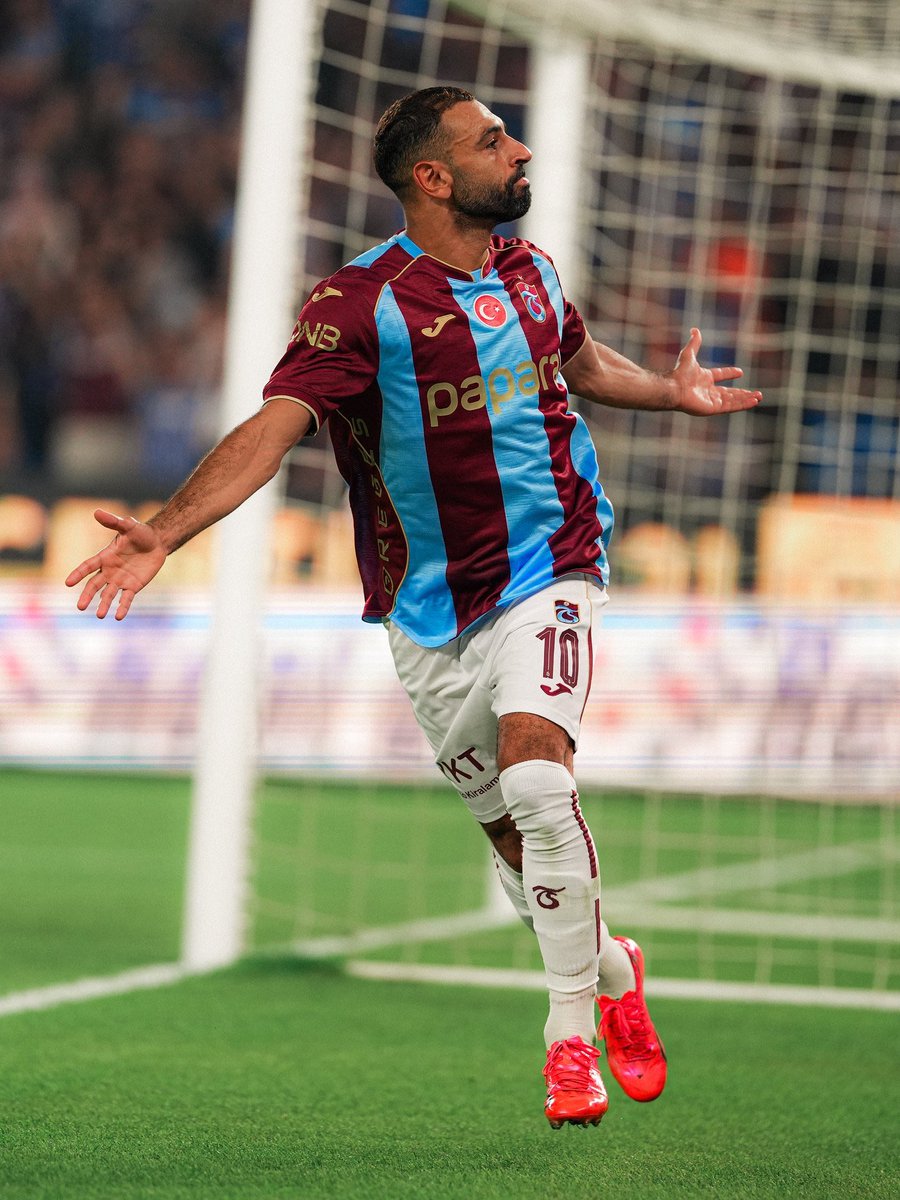 SamueILFC's tweet photo. Two goals for Mohamed Salah on his first league start. 

Happy for him. ❤️ 👑 https://t.co/m9TeNVRZj0