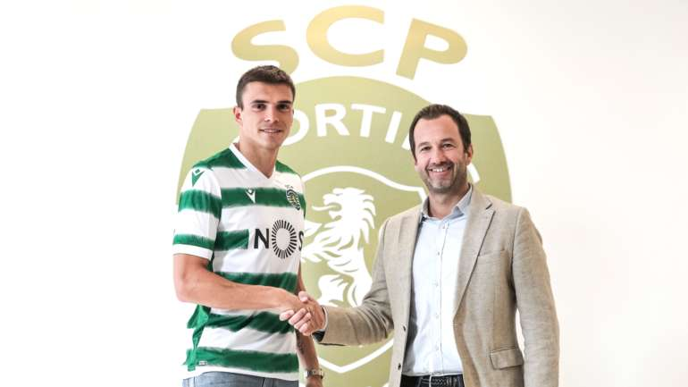 CabineSport's tweet photo. Varandas: "Palhinha? Não faz parte de todo no projeto do Sporting gastar tantos milhões num jogador de 31 anos"

"Sporting, foi público, esteve interessado na possibilidade de João Palhinha regressar ao clube. Nesse momento, o João Palhinha deu prioridade ao Tottenham. Falámos no final de junho. O Tottenham não aceitou as condições financeiras que lhe eram exigidas e o Sporting não podia ficar à espera de João Palhinha, fosse ele ou outro jogador qualquer. Hoje, João Palhinha ainda é jogador do Bayern, e isso, para nós, seria impossível. 

Se, no final de junho, as condições que João Palhinha e o Bayern exigissem ao Sporting fossem as mesmas, o Sporting não iria avançar. Não digo que esteja errado ou certo. Simplesmente, não é o nosso projeto desportivo nem a nossa estratégia investir dezenas de milhões de euros num jogador de 31 anos. Não digo que essa estratégia esteja certa ou errada; não é o nosso projeto"